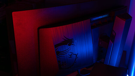 Trasera MSI MPG 341CQR QD-OLED