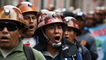 Campesinos, maestros y mineros protestan en Bolivia contra la eliminación de las subvenciones a la gasolina