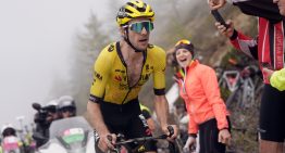 Simon Yates, vigente campeón del Giro de Italia, anuncia su retirada ante el estupor del pelotón