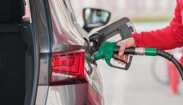 Con la gasolina en modo cohete, la duda es qué puede hacer el Gobierno: subvenciones, impuestos y transporte público