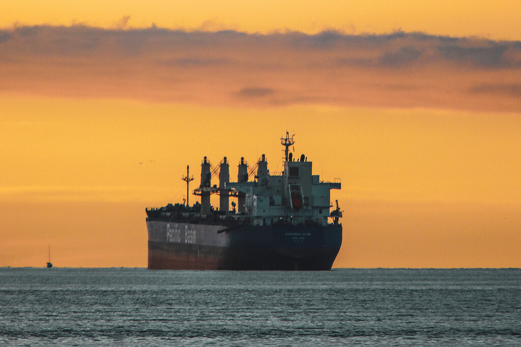 China es una de las mayores potencias refinadoras del planeta. Y ha decidido algo: quedarse toda la gasolina que produzca