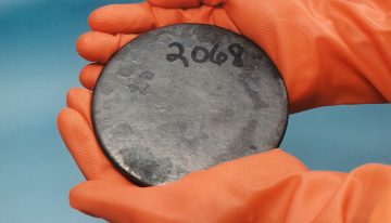 Estados Unidos llevaba 20 años sin fabricar su uranio más crítico. Acaba de resucitar su producción con un viejo truco de la metalurgia