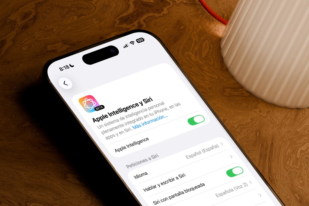 Gurman confirma la mala noticia sobre la nueva Siri en iOS 26. Y de paso filtra grandes novedades como un nuevo "ChatGPT" de Apple