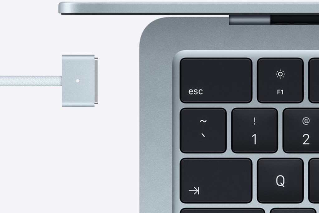 macOS Tahoe 26.4 te dirá ahora a la cara si tu cargador del MacBook es "malo": así funciona el nuevo indicador de velocidad de carga