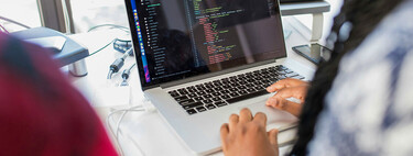 Pensábamos que la IA nos iba a quitar el puesto. La realidad es que nos está haciendo trabajar más y descansar menos