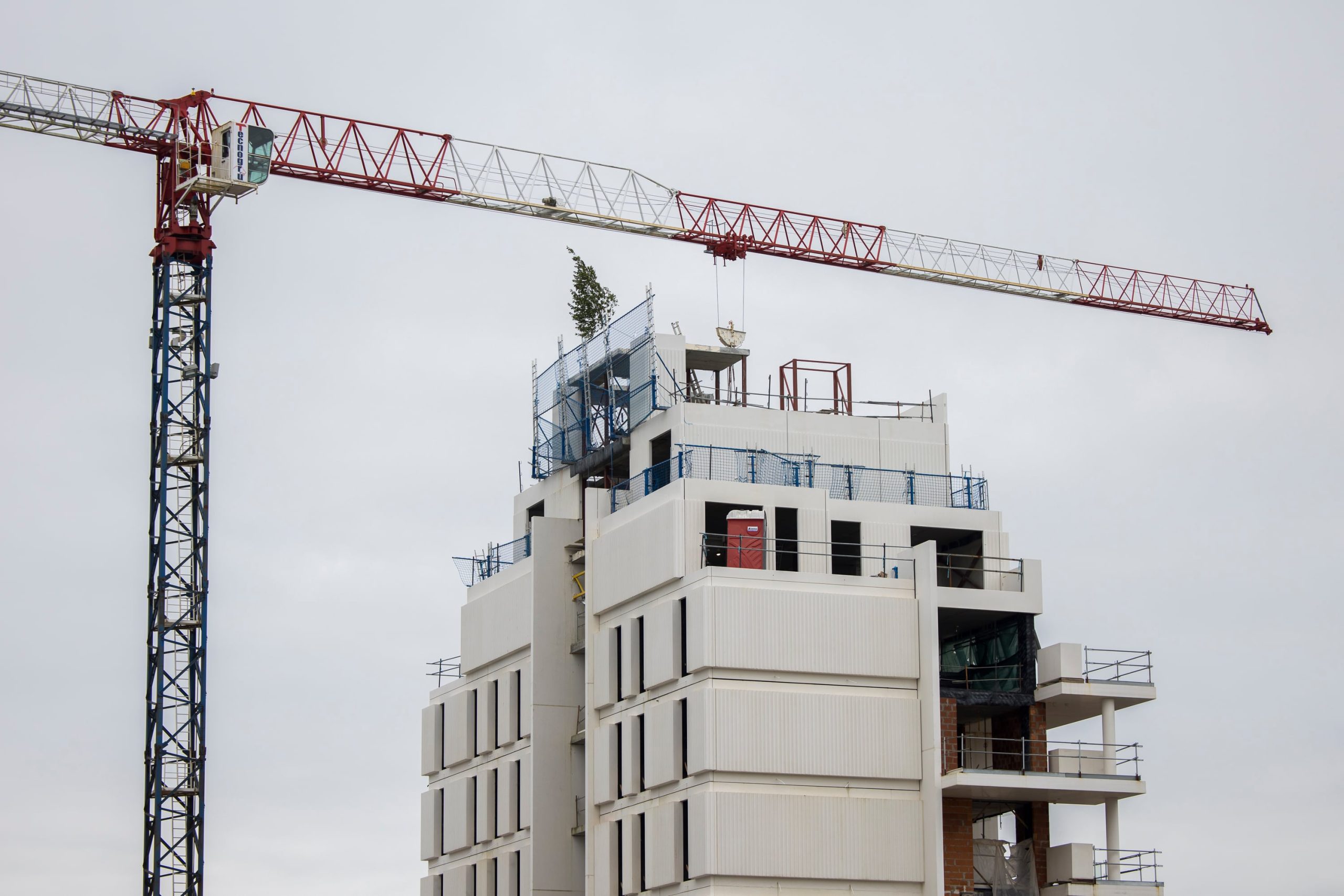 Construcción de viviendas en Santiago de Compostela, el pasado febrero. 