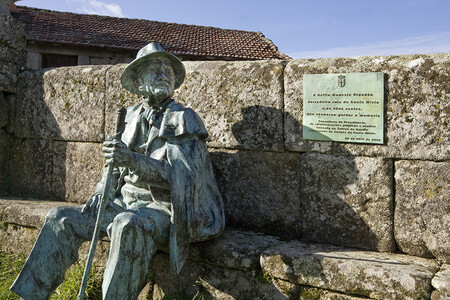 Estatua Delfin Modesto4w