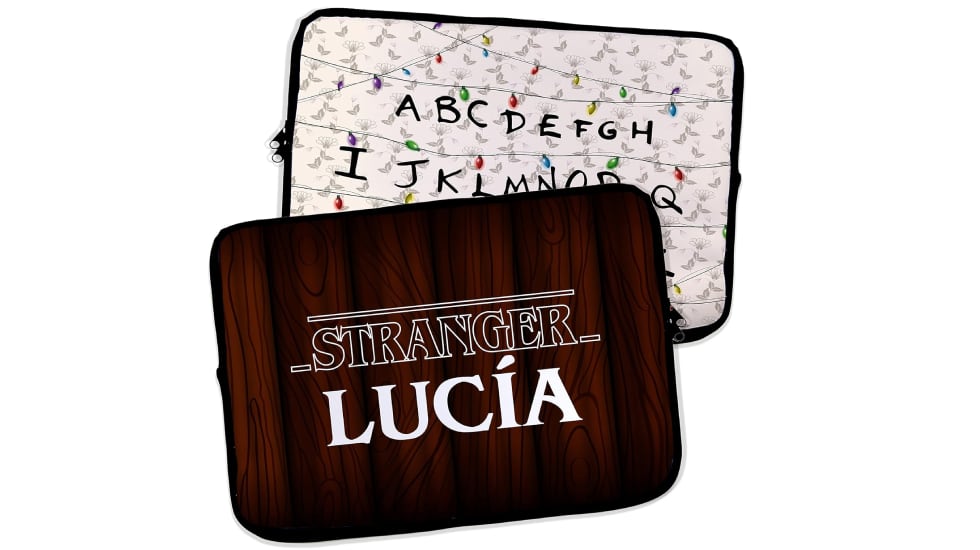 Funda ‘Stranger Things’ de neopreno con portátil y tableta.