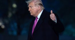 Trump firma una orden ejecutiva para limitar el voto por correo