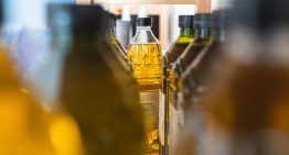 La OCU recomienda no consumir aceite de orujo de oliva por una sustancia tóxica, pero el sector garantiza que es seguro