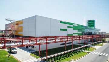 Una huelga en DHL amenaza el suministro de Cruzcampo en Sevilla durante la Semana Santa