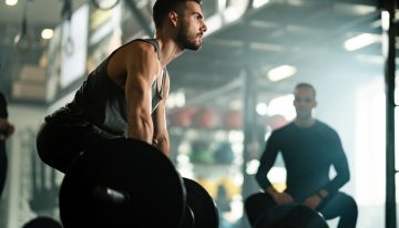 Llevamos años debatiendo si es mejor ir al gimnasio por la mañana o por la tarde. La fisiología por fin tiene la respuesta