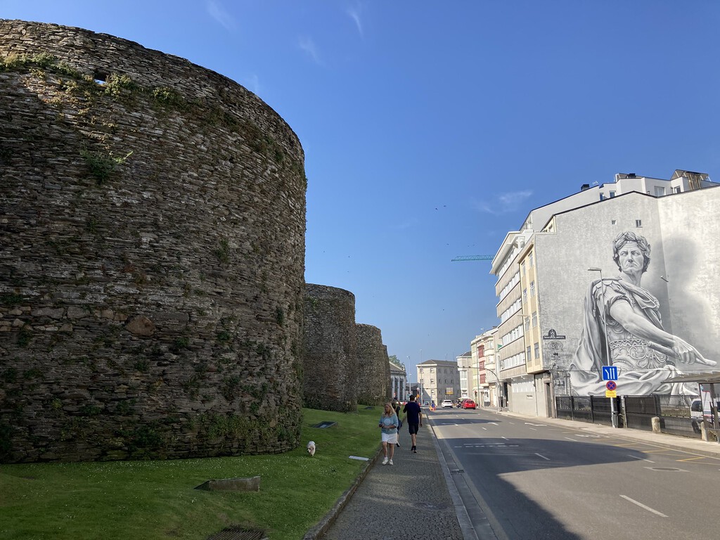 La muralla romana mejor conservada del mundo está en Galicia: más de 2 km y se puede caminar como hace 2.000 años