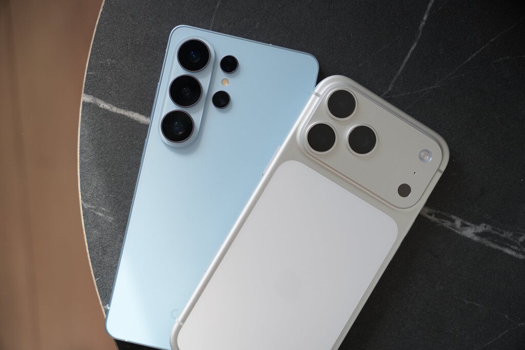 Apple acaba de fulminar a Samsung por la derecha. Le ha bastado el tirón del iPhone 17 para arrebatarle la corona 