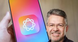 El hombre que fracasó con Siri hace las maletas esta misma semana. Ha aguantado en la silla lo justo para no perder sus acciones