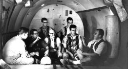 Jugaban a las cartas mientras los investigadores vomitaban: la historia olvidada de los 11 hombres sordos de la NASA