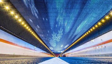 Con 11 km de largo y un techo con espectáculo de luces, el túnel subacuático más largo de China se ha convertido en toda una atracción turística