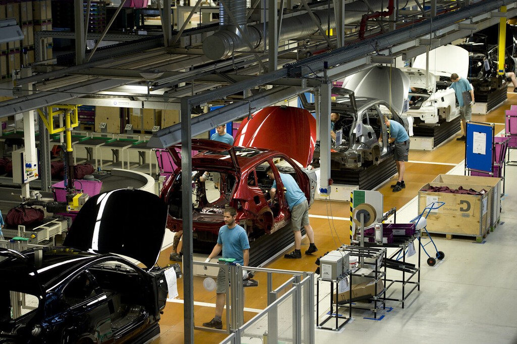 No es que Alemania esté impulsando la jornada laboral de cuatro días, es que es el país que menos horas trabaja al año