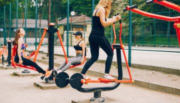 Del asfalto a las barras de calistenia: cómo los parques de tu ciudad se han convertido en la mejor terapia contra la ansiedad moderna