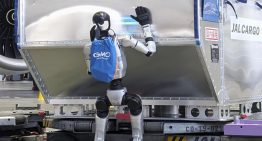 Japan Airlines tiene una solución ante la falta de personal en aeropuertos: que trabajen los robots humanoides