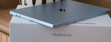 El MacBook Air M4 ha bajado tanto de precio que ya tiene un mínimo histórico. Y no es en su configuración más baja de almacenamiento 