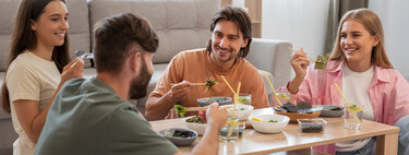 La muerte de cocinar en casa: invitar a "cenar" se está convirtiendo cada vez más en invitar a pedir por Glovo