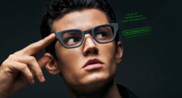 Hay un producto preparado para que dejemos de sacar el móvil del bolsillo. Las gafas: Crossover 1×44