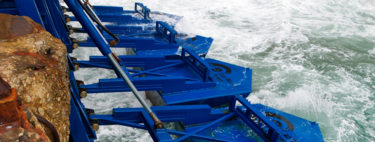 Los “pianos flotantes” que generan electricidad con olas: así es el proyecto que busca electrificar Los Ángeles desde el mar