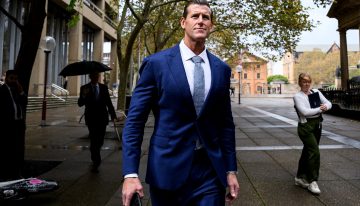 El militar más condecorado de Australia, detenido por presuntos crímenes de guerra, en libertad bajo fianza