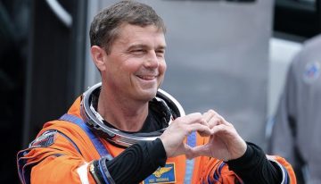 El cráter «Carroll» recibió su nombre en honor a la difunta esposa del comandante de la misión Artemis II