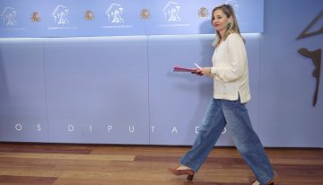 Sumar sopesa abstenerse en la ley de Junts para prohibir el burka en plena negociación sobre alquileres