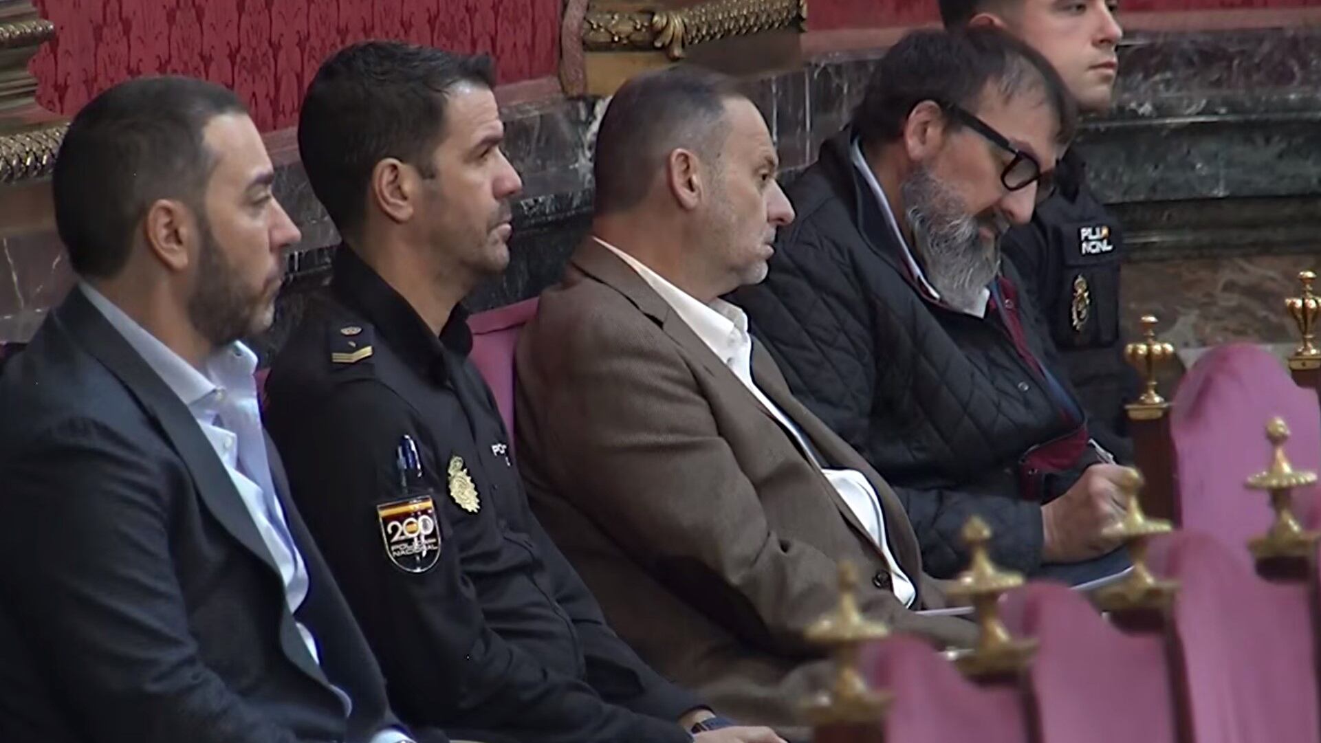 Desde la izquierda, Víctor de Aldama, José Luis Ábalos y Koldo García en el  juicio del 'caso mascarillas', en una captura de la señal del Tribunal Supremo.