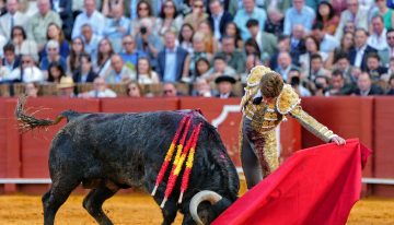 ¡Albricias! Protestas en La Maestranza
