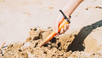 Localiza objetos valiosos con el detector de metales de mano de alta sensibilidad más deseado en Amazon