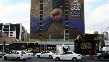 Última hora de la guerra de Estados Unidos e Israel contra Irán, en directo | Dos petroleros sancionados por EE UU atraviesan el estrecho de Ormuz pese al bloqueo estadounidense