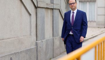 Primer juicio contra Ábalos, Koldo y Aldama por la trama de las mascarillas, en directo | El exjefe de gabinete de Maroto asegura por primera vez que la exministra se reunió con Aldama en Industria