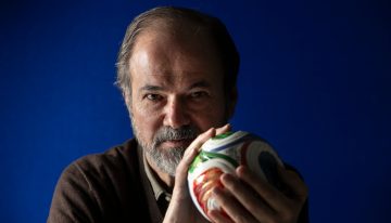 Juan Villoro: “Ser hincha de un equipo es una forma laica de ejercer la religiosidad”