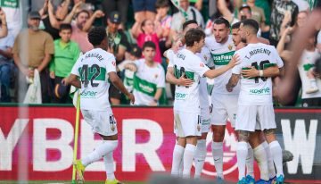 El Elche se oxigena y derrota a un Atlético de bolo veraniego