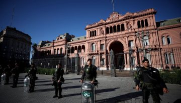 Milei cierra la Casa Rosada a la prensa acreditada en medio de escándalos de corrupción