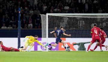 Kvaratskhelia pone al Liverpool contra las cuerdas