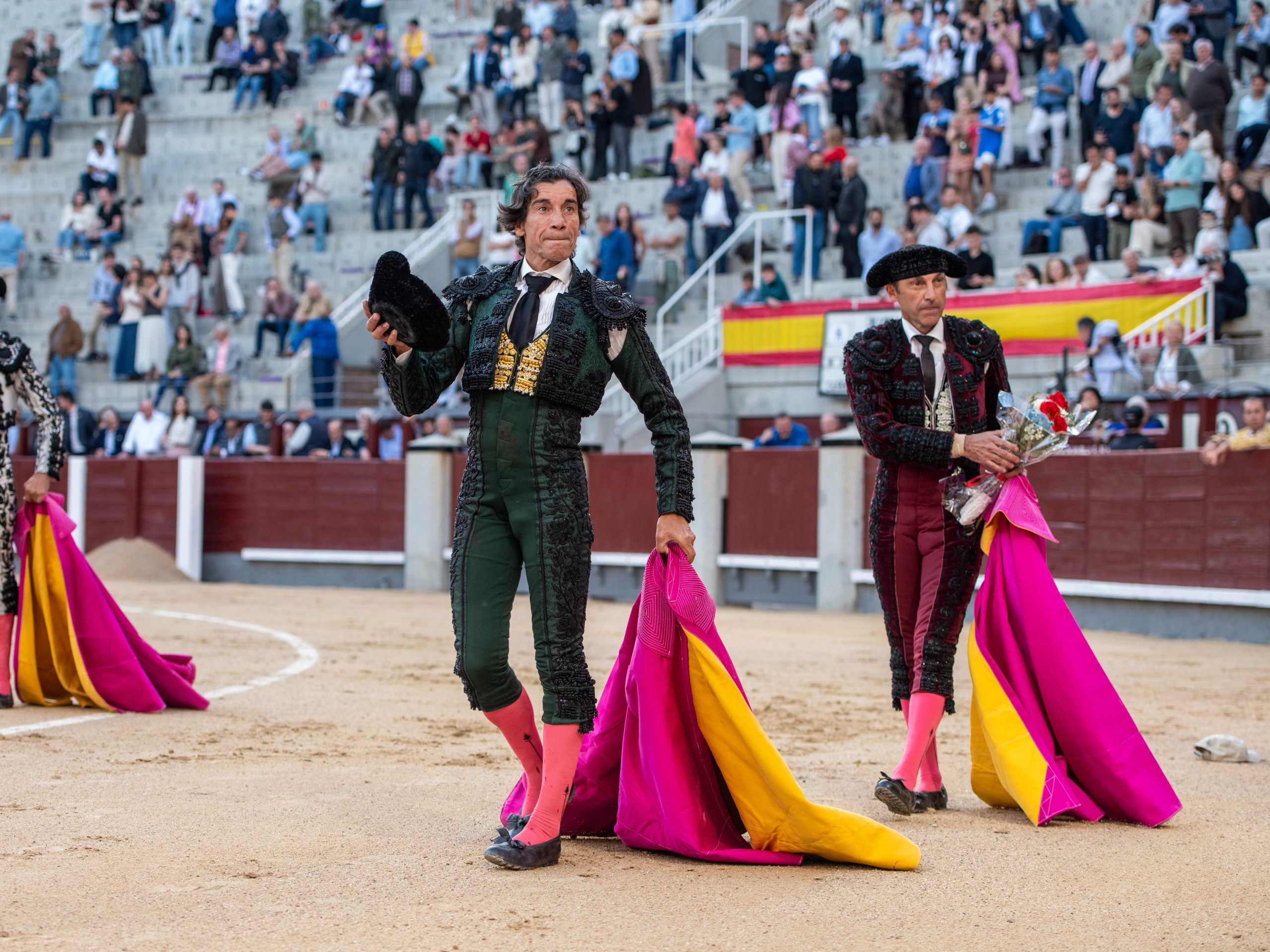 Curro Díaz da la vuelta al ruedo a la muerte de su segundo toro.