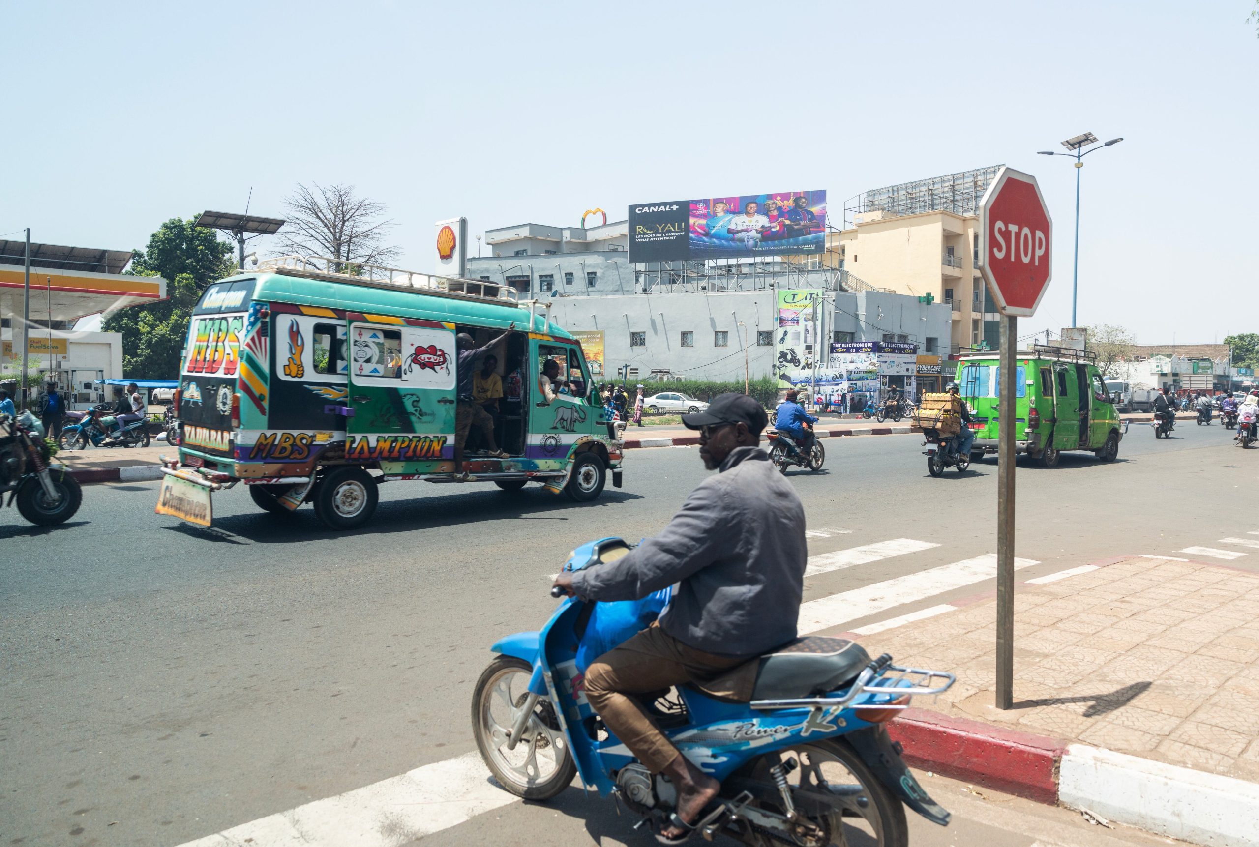 Una calle del centro de Bamako, este viernes. 