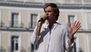 Carlos Baute se disculpa por los insultos racistas a Delcy Rodríguez durante el acto de María Corina Machado en Madrid