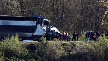 Al menos un muerto y decenas de heridos en la colisión de un tren de alta velocidad con un camión militar en Francia