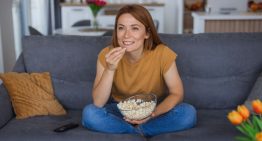 Un abril de cine llega a Movistar Plus+: de la acción de ‘Laberinto en llamas’ a la comedia romántica de ‘Coartadas’