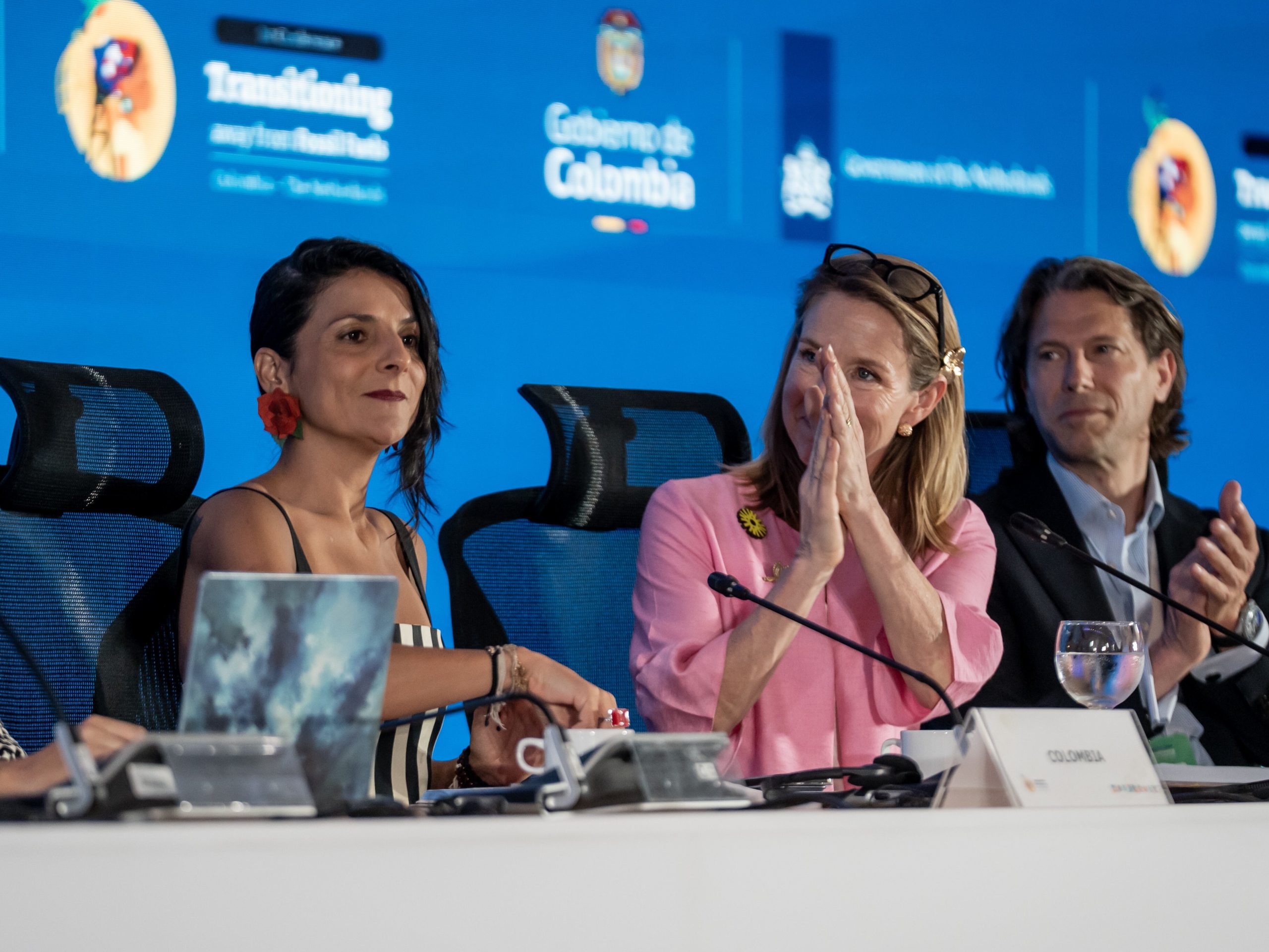 Irene Vélez y Stientje Van Veldhoven en la conferencia de Santa Marta, el 28 de abril.