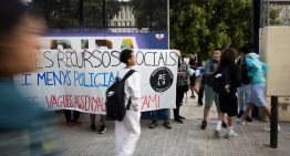 Cuatro institutos piden retirarse del plan del Govern para introducir ‘mossos’ en sus centros