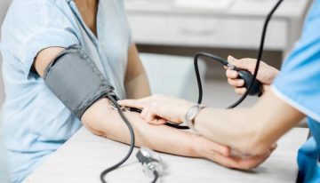 Una nueva terapia para controlar la hipertensión reduce ictus y muertes en miles de pacientes