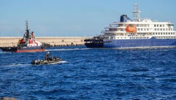 El crucero del hantavirus llega al puerto de Rotterdam, donde cumplirán cuarentena sus 27 ocupantes