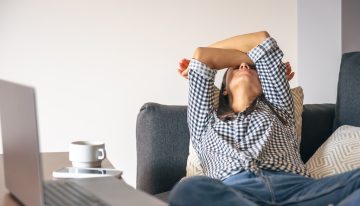 De la tiranía del «puedes con todo» al lujo de no hacer nada: el agotamiento es el nuevo síntoma de un sistema roto